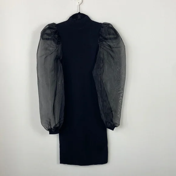 Black fitted dress with organza oversized sleeves - Picture 2 of 5